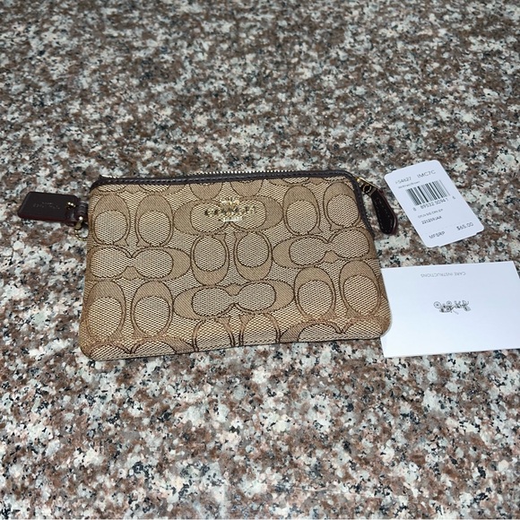 Coach wristlet - Picture 5 of 5
